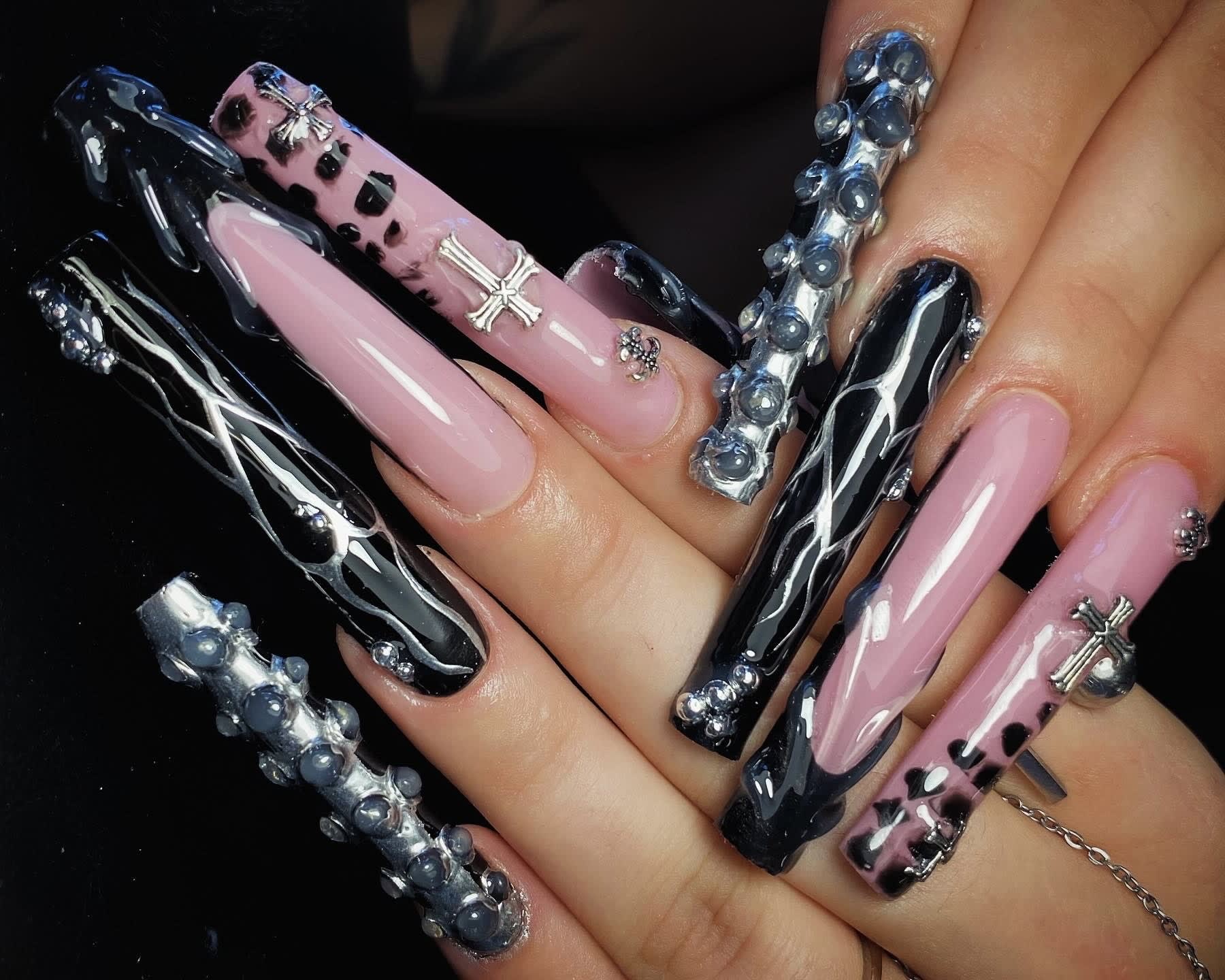 Suneva Nails - Coiffure Toulon - OneBooking