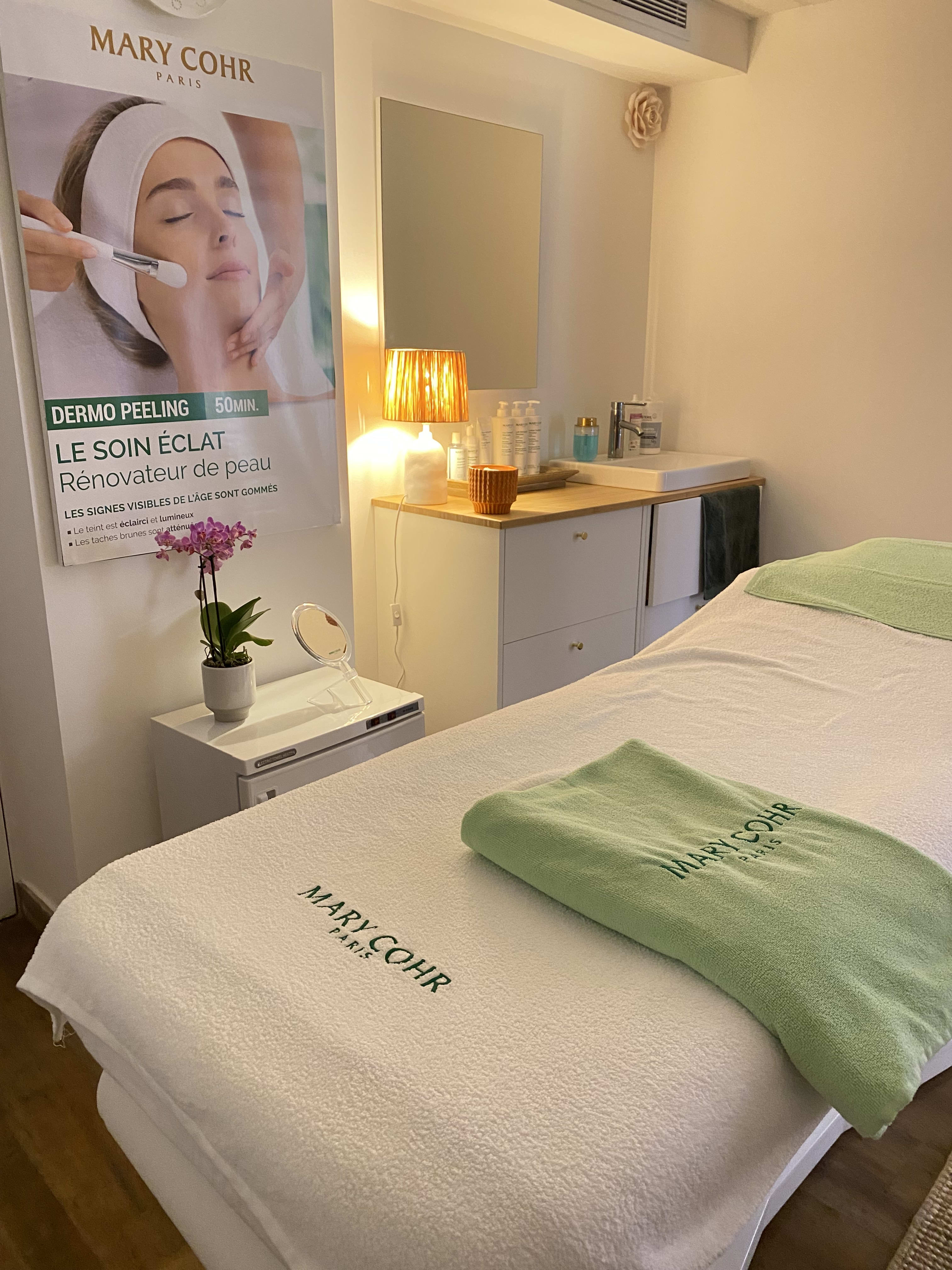 Nails Beauty By Marion - Institut de beauté Antibes - Nails Beauty By Marion - Photo Galerie - OneBooking