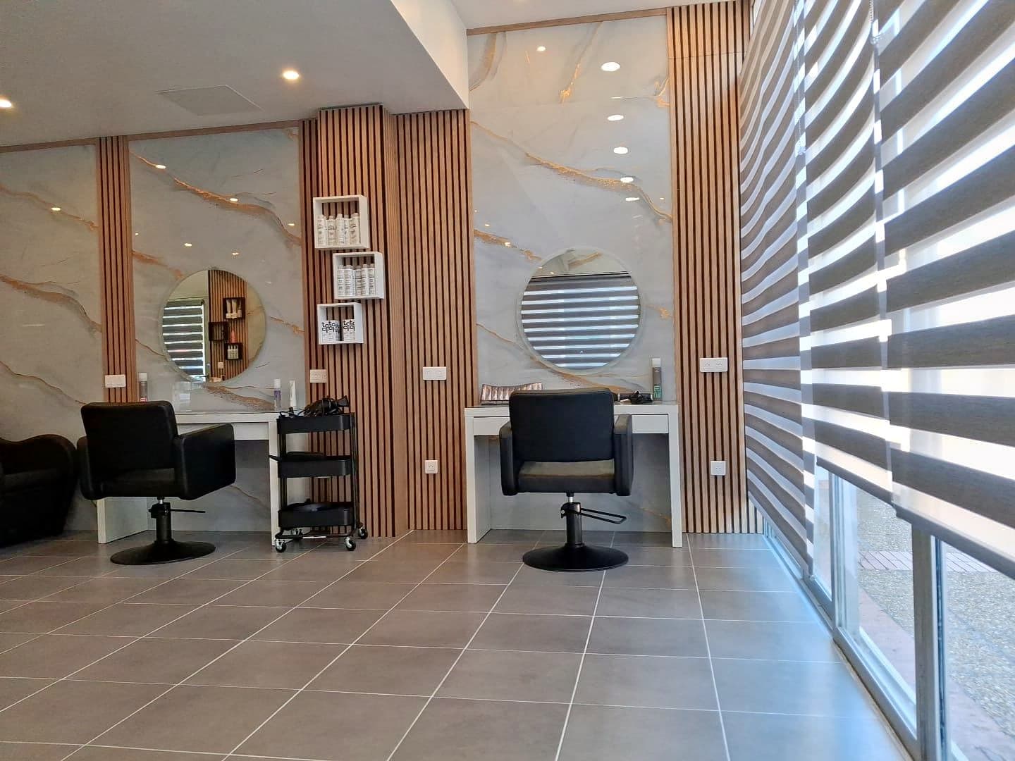 S.Linoria Coiffure - Coiffure Cannes - Photo de couverture - OneBooking