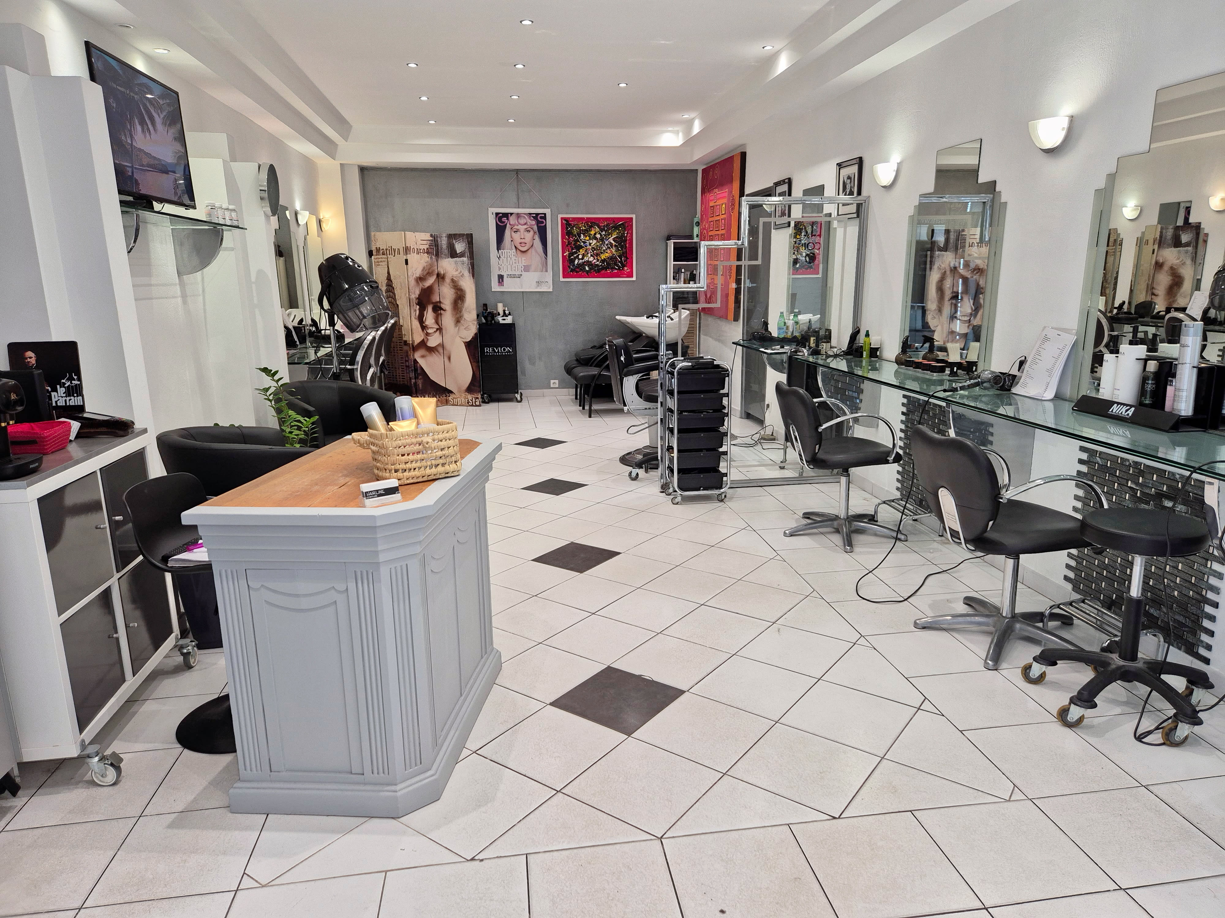 HairLine Coiffure - Coiffure Cannes - HairLine Coiffure - Photo Galerie - OneBooking