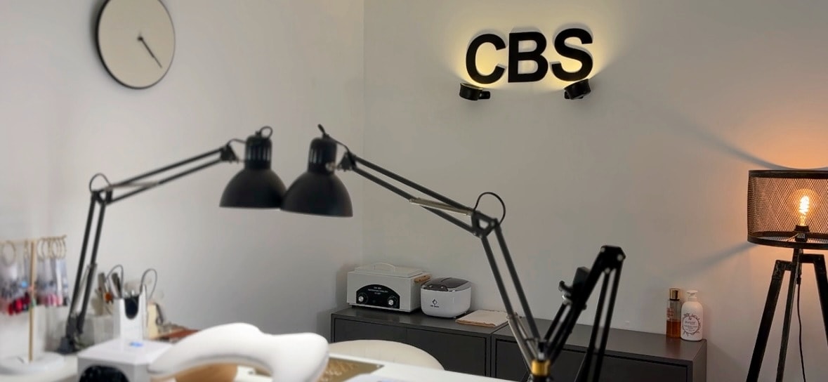 Cam Beauty Studio - Manucure Russe