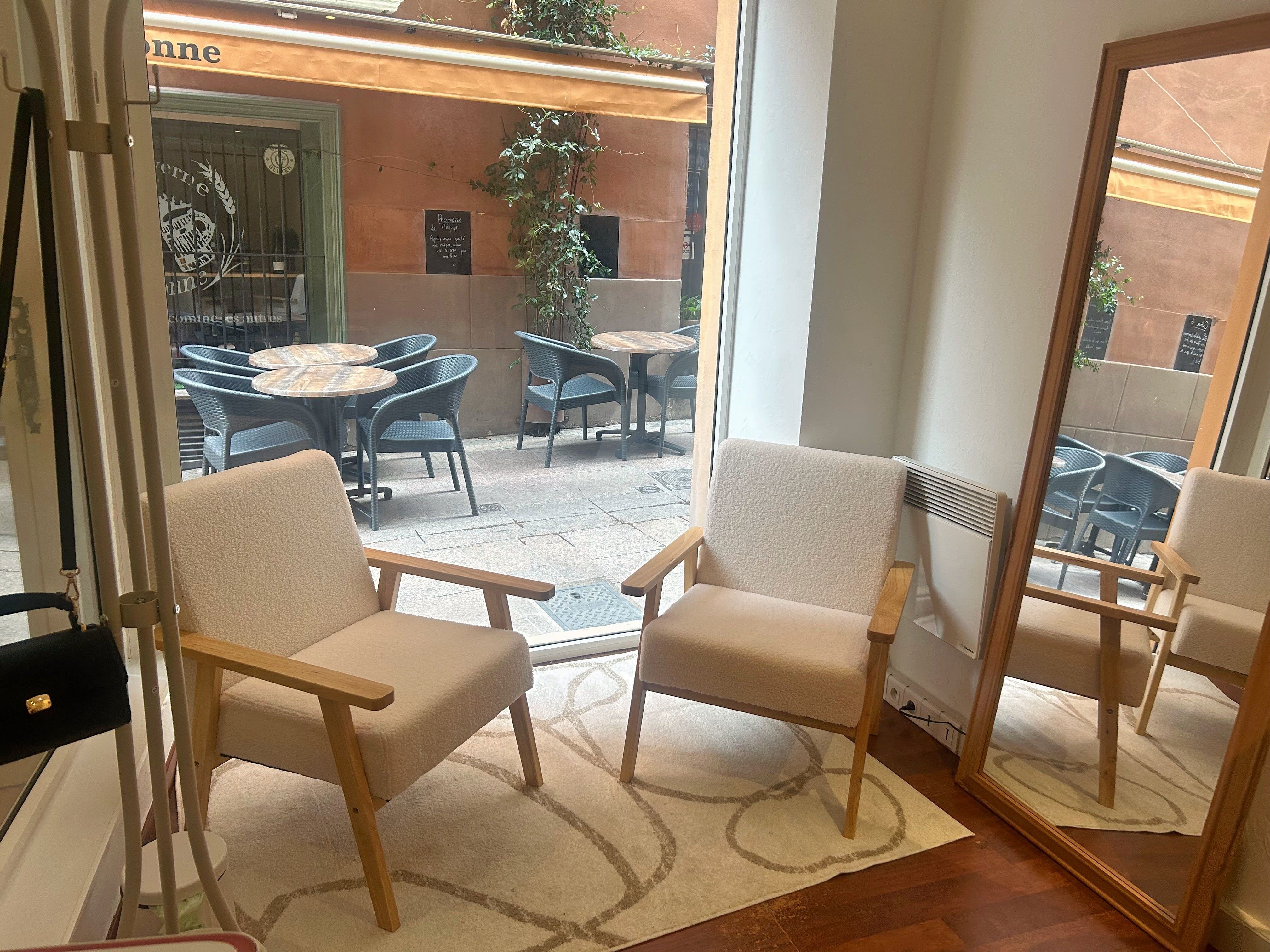 Nails House by Sarah - Onglerie Perpignan - OneBooking