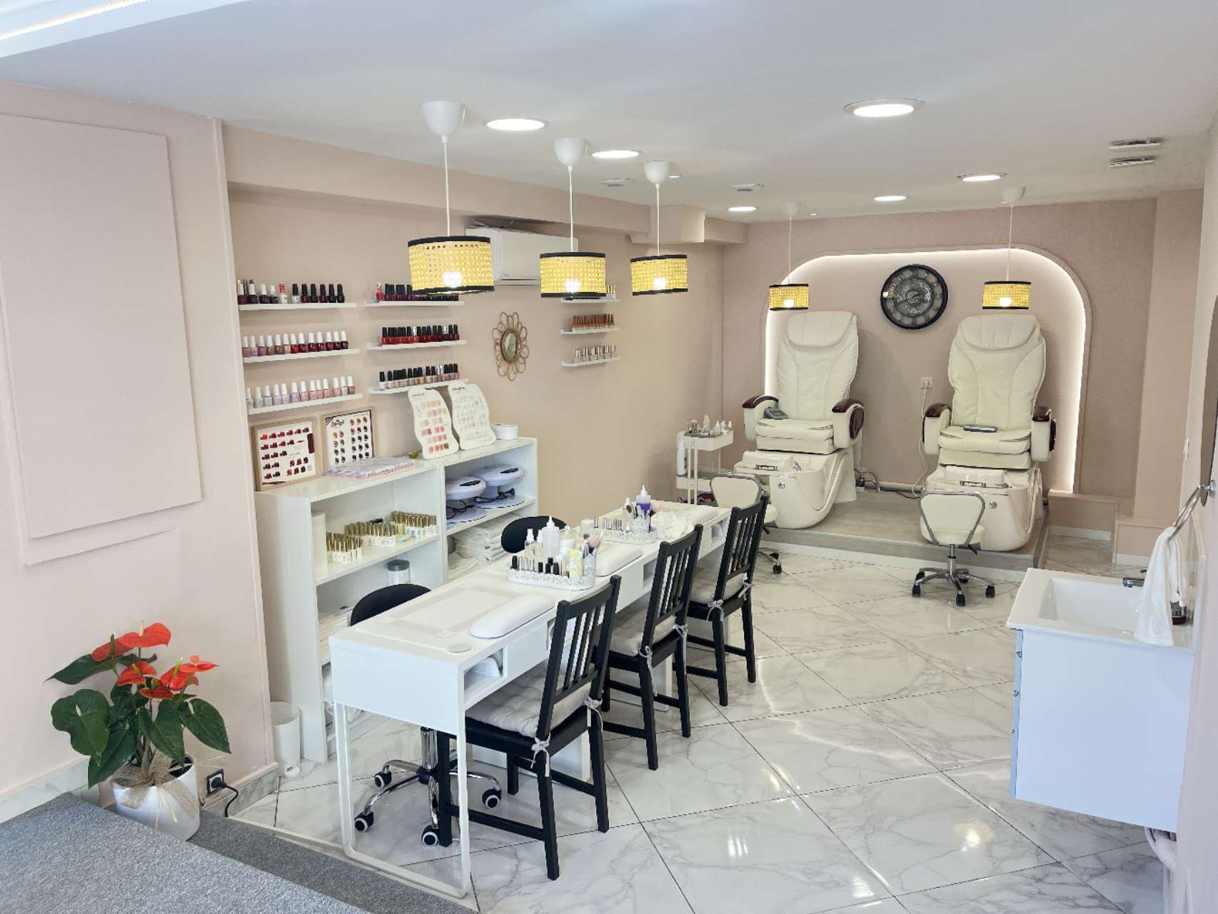 ZOUZOU Nail