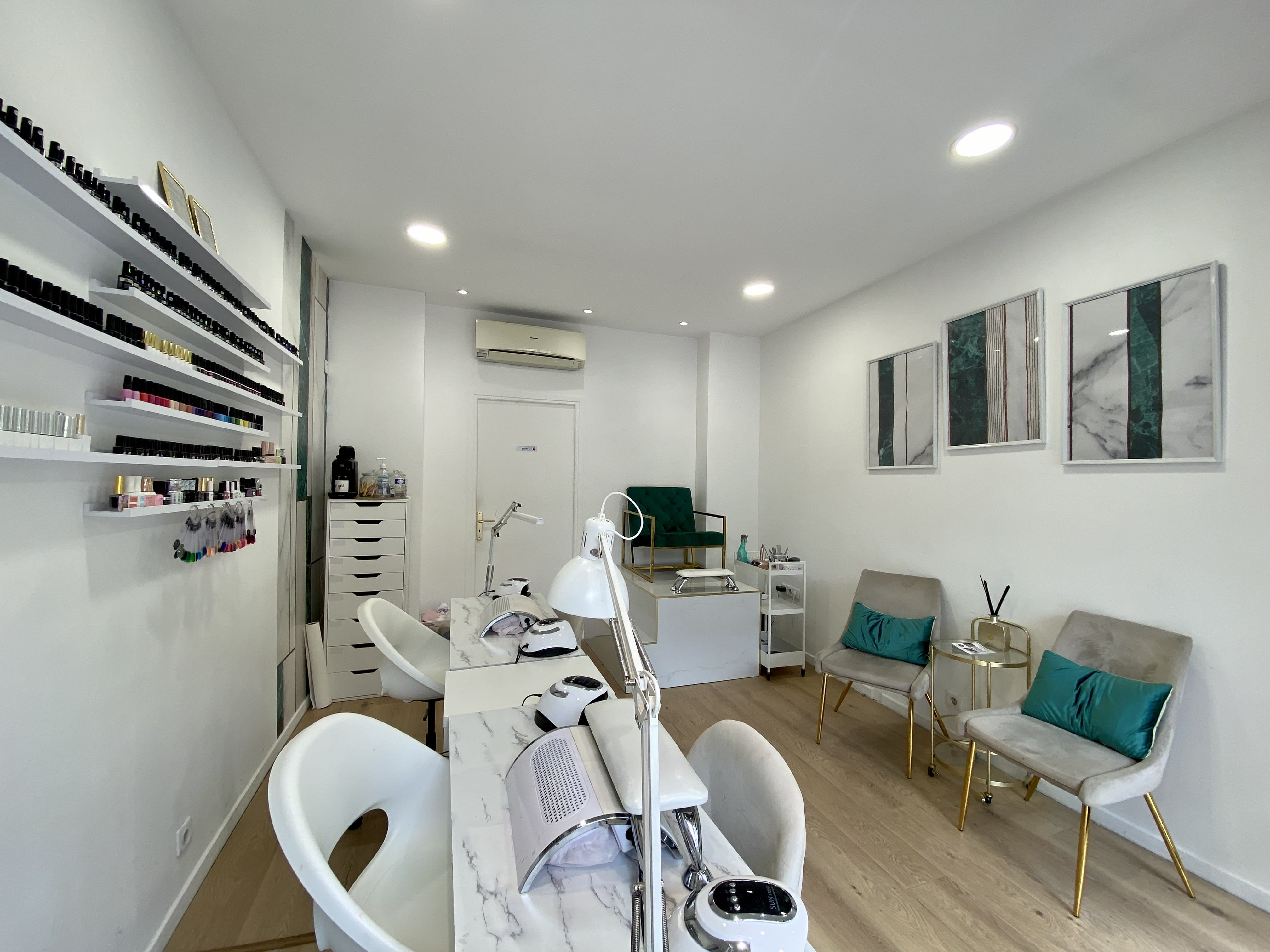 Bella Donna - Onglerie Cannes - OneBooking