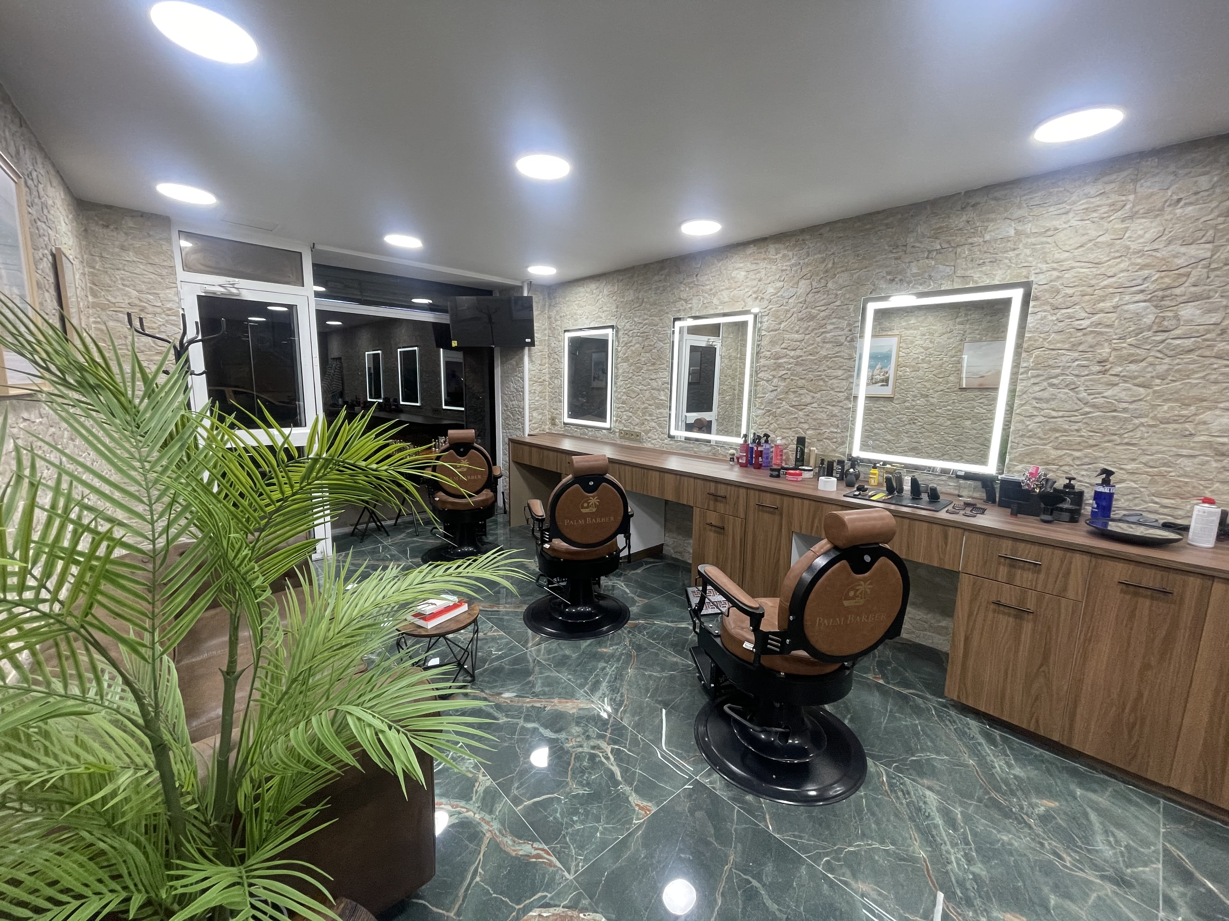 Palm Barber Paradise - Barbier Marseille - OneBooking