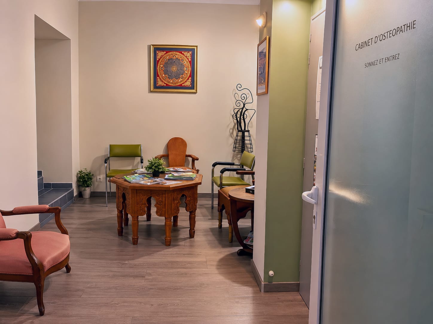 MAEVA MASSAGE BIEN ETRE - Sourcils & cils Avignon - OneBooking