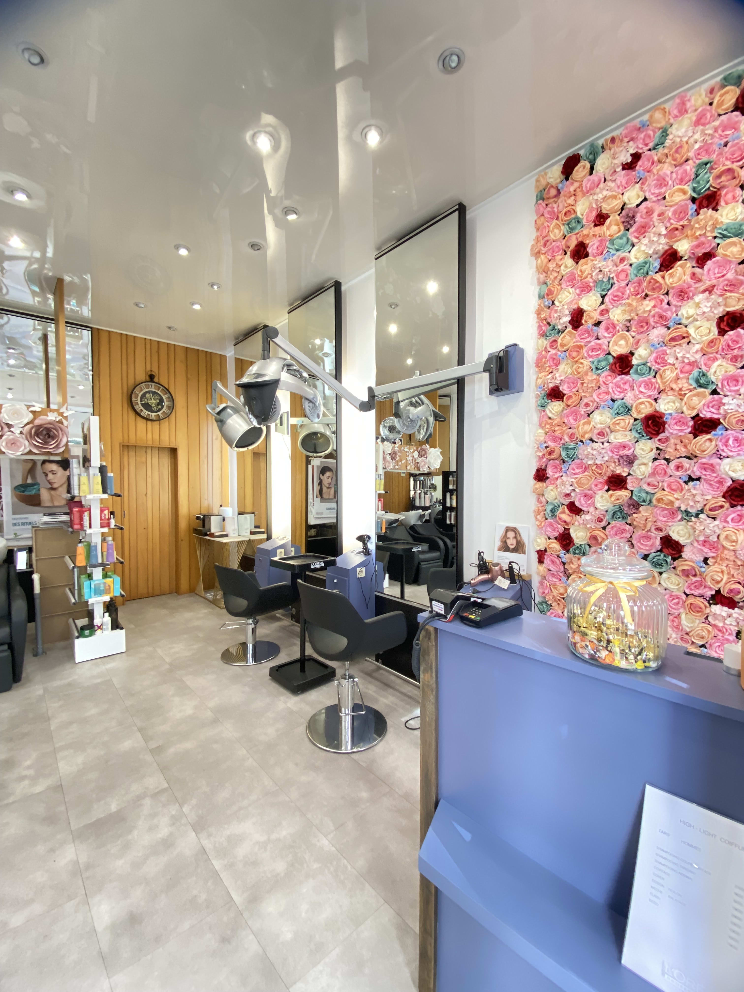 High Light Coiffure - Coiffure Cannes - High Light Coiffure - Photo Galerie - OneBooking