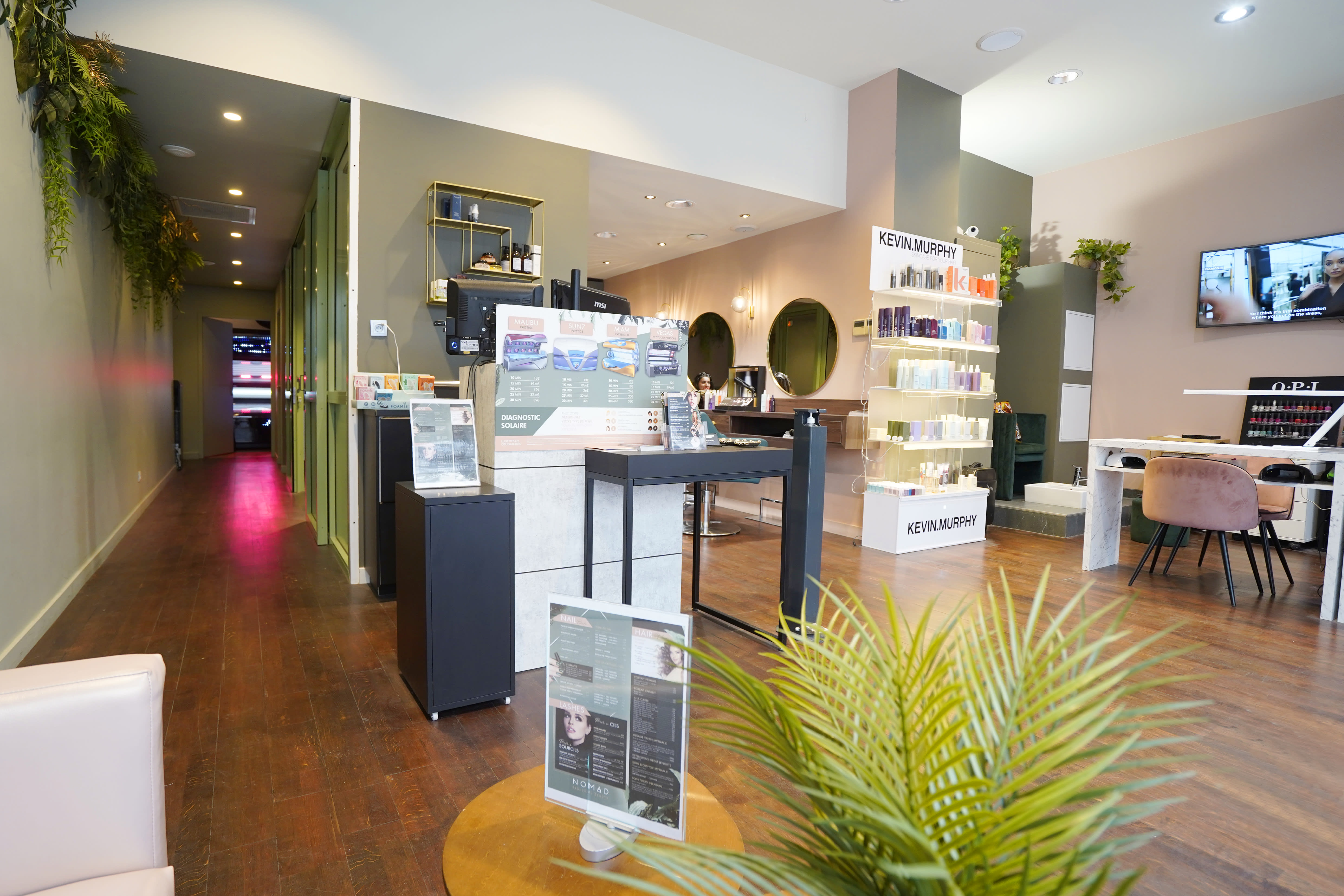 Nomad Beauty Bronzage Extensions & Ongle - Coiffure Lyon - OneBooking