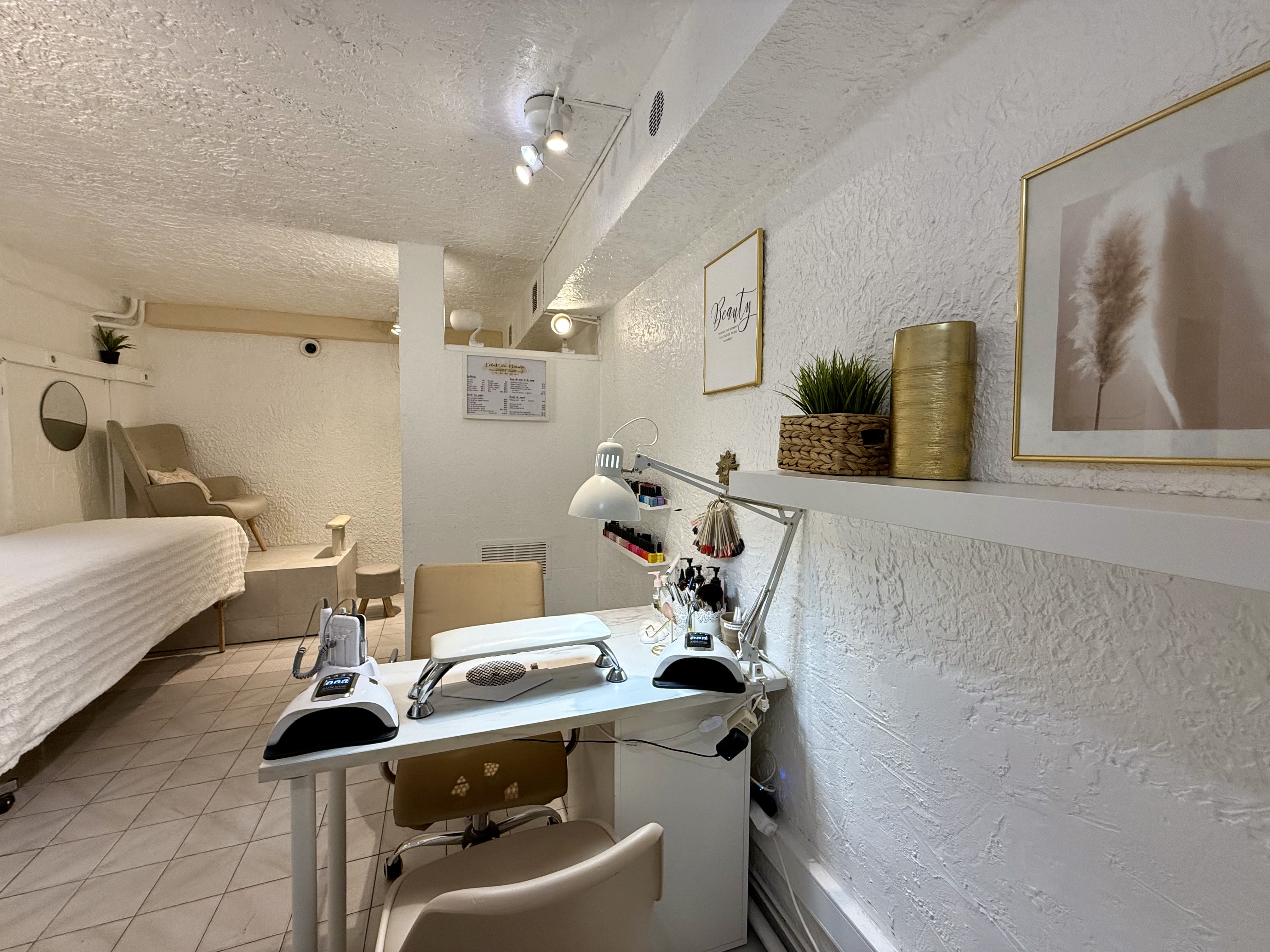 Éclat de Beauté - Sourcils & cils Nice - Photo de couverture - OneBooking