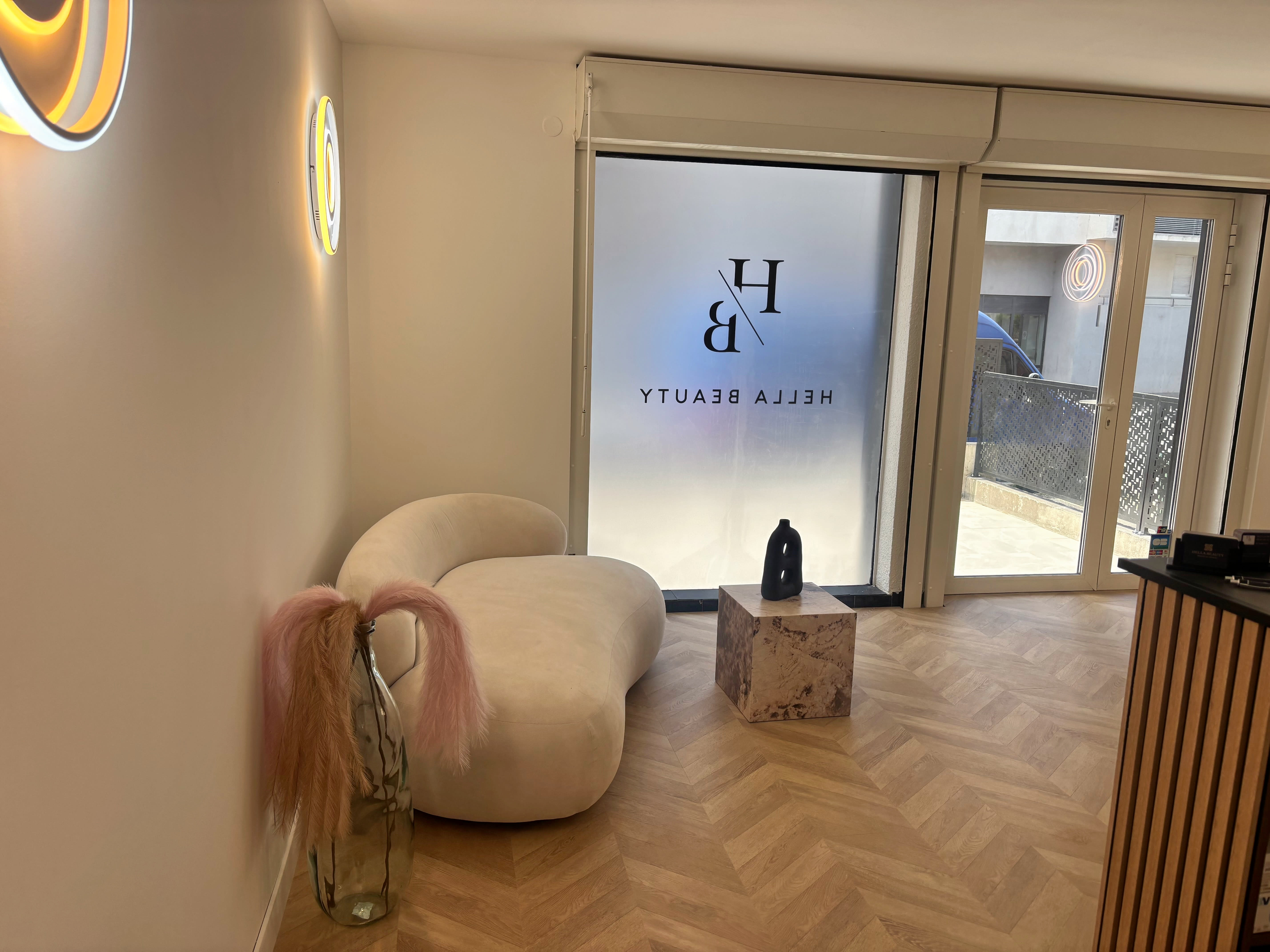 Hella Beauty - Coiffure Nîmes - OneBooking