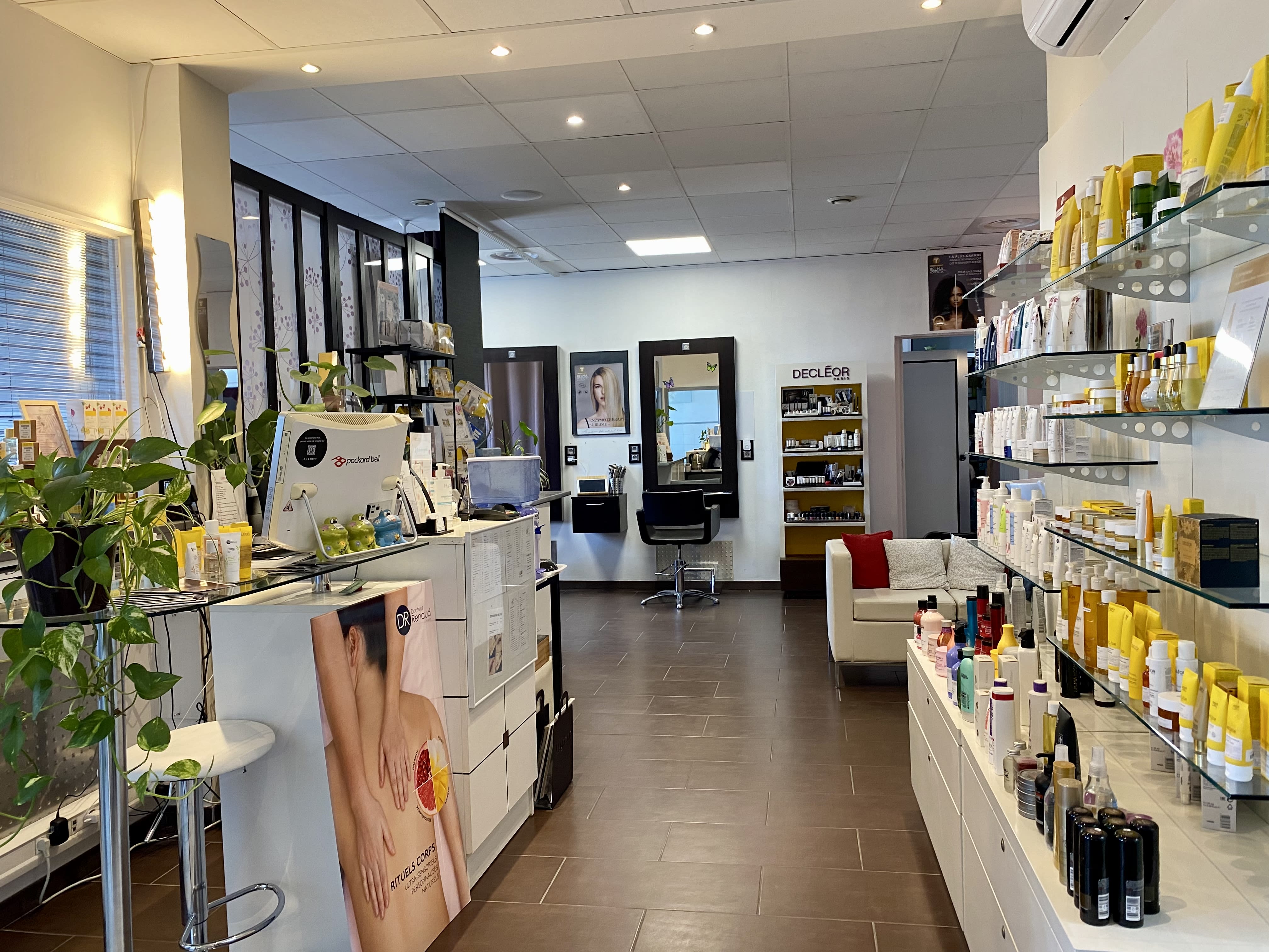 Azur Esthetic - Coiffure Villeneuve-Loubet - OneBooking