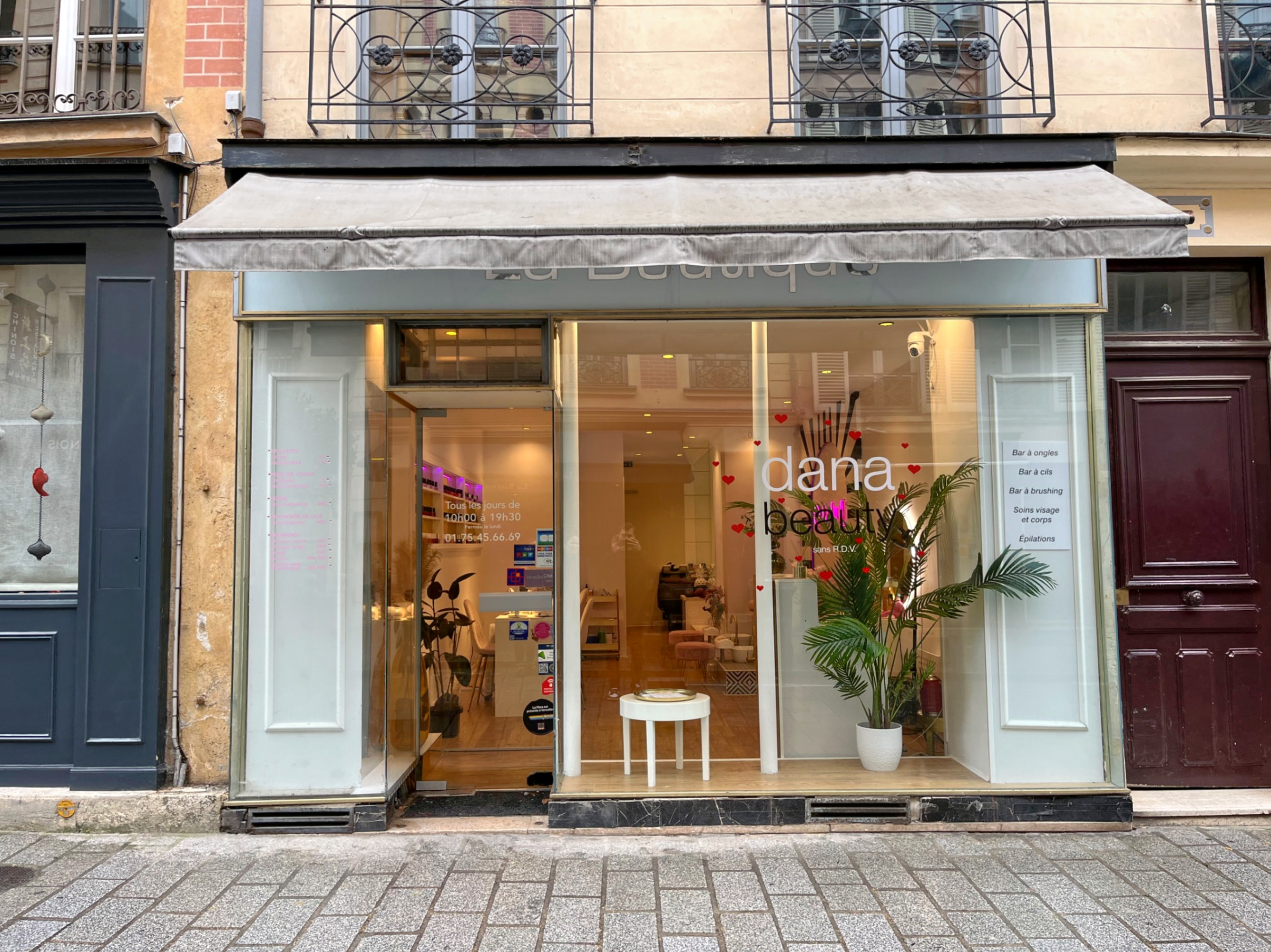Institut De Beauté Versailles _UfvemxKOotF_M