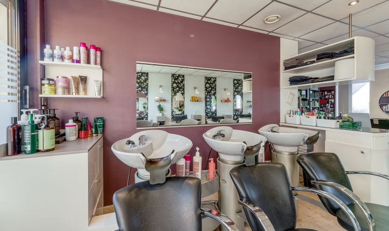 Votre Salon By Lydia Coiffeur A Bonchamp Les Laval