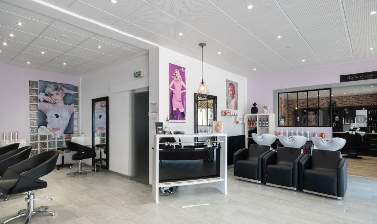 Salon Celine B Coiffeur 11 Pl Guignault 71600 Paray Le Monial Adresse Horaire