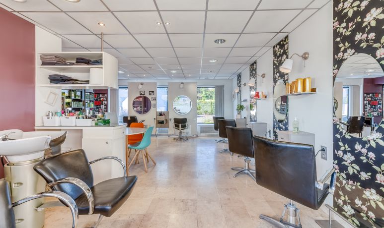 Votre Salon By Lydia Coiffeur A Bonchamp Les Laval