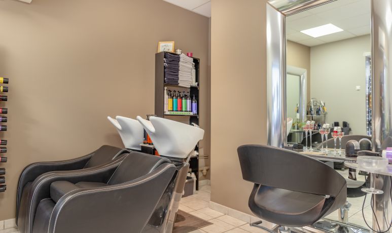 Atelier De Coiffure Karin Concept Emotionnel Coiffeur A Nimes