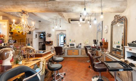 Atmosphere : Coiffeur à Lambesc
