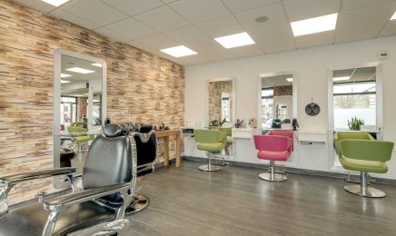 Au dela du miroir : Coiffeur à Landerneau