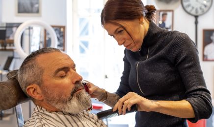 July Mauger - Barbershop et Salon de coiffure  : Barbier à Dinan