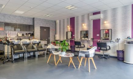 Coiffure S’Tifany / Expert en Balayages : Barbier à La Ville-aux-Dames