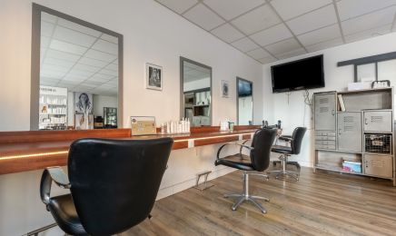 Le 7  : Coiffeur à Ploemeur