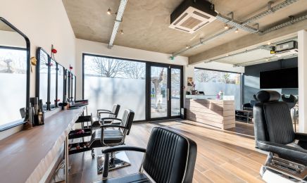 Le Salon Frida Coiffeur & Barbier  : Coiffeur à Cogolin