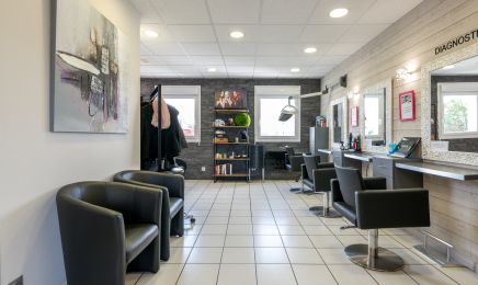 Un cheveu m'a dit - Spécialiste du végétal : Coiffeur à Ploudaniel