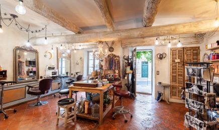 Atmosphere : Coiffeur à Lambesc