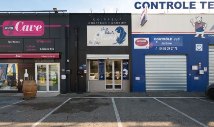 Un Hair de Plume : Coiffeur à Pont-Saint-Esprit