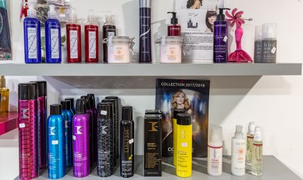 Comme Un 6ème Sens - Coiffure - Esthétique - Bar à Ongle : Coiffeur à La Valette-du-Var
