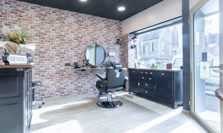 Laura Artisan Coiffeur  : Coiffeur à Périers
