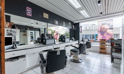 Le salon : Barbier à Condé-sur-Vire