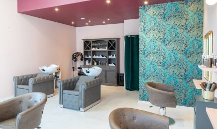 Instant Coiffure  : Manucure à Clermont-Ferrand