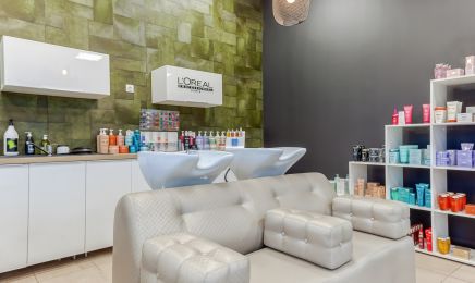 Détente et Style : Coiffeur à Vif