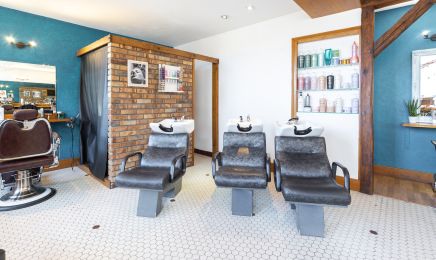 Art Et Bien Etre Coiffure Mixte : Coiffeur à Bellegarde