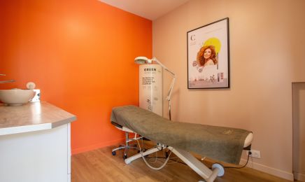 Centre De Soins Esthétiques Lucie  : Manucure à Gan
