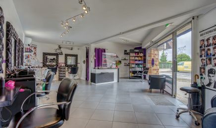 Le reflet : Coiffeur à Saint-Aubin-de-Médoc