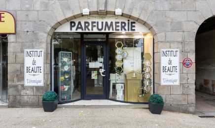 Parfumerie Veronique - Institut Bien Être : Manucure à Chateaulin