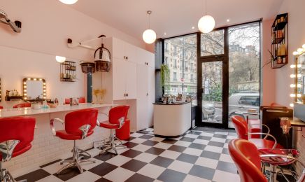 Un air de famille : Coiffeur à Paris