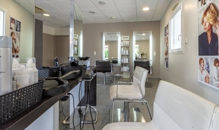 MN visagistes : Coiffeur à L'Herbergement