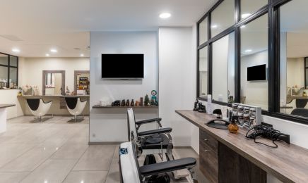 AMAZONE COIFFURE - COURNONTERRAL : Coiffeur à Cournonterral