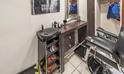 Au delà du Miroir by Perrine : Coiffeur à Buxy