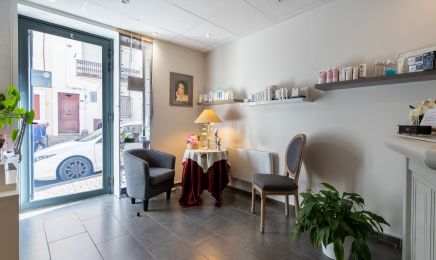 L’Essentiel Beauté  : Manucure à Sète