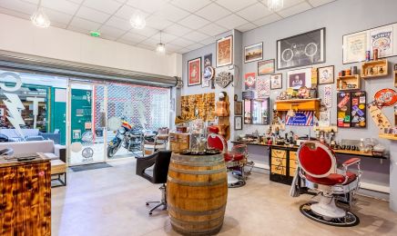 TCB - Tatoueur Coiffeuse Barbier : Coiffeur à Vichy