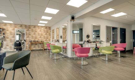 Au dela du miroir : Coiffeur à Landerneau
