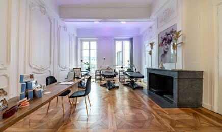 Hollywood White - Centre de Blanchiment Dentaire - Strass Dentaire  : Institut de beauté à Lyon