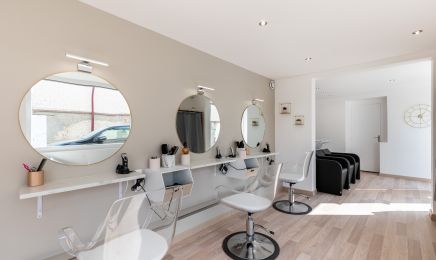 M Beauty : Coiffeur à Bû