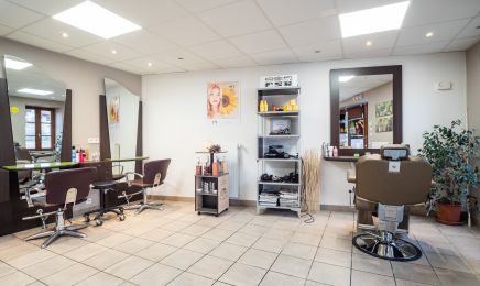 Le Salon Caroll : Coiffeur à Les Salles
