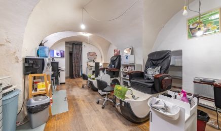 Bang Nails - Marchands : Manucure à Nîmes