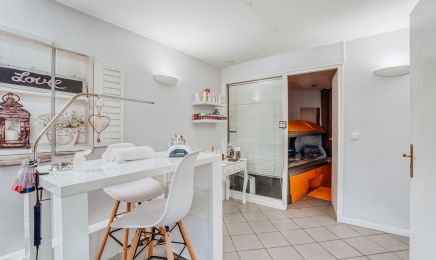 Le Loft Bordeaux - Coiffure - Institut de beauté : Manucure à Bordeaux